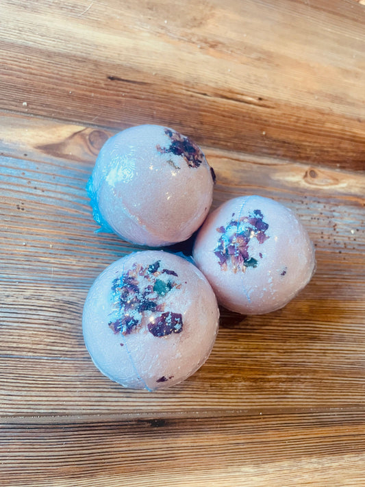 Goats milk bath bomb